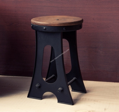 Hocker und Bank